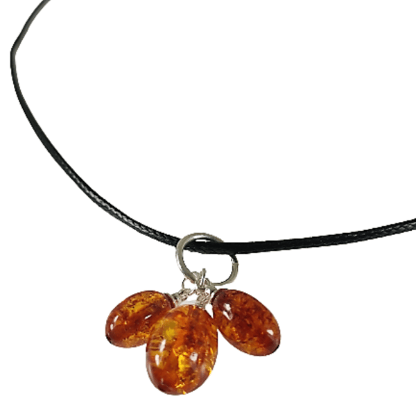 Meripihkariipus kaulakoru narussa - Baltic Amber Collier