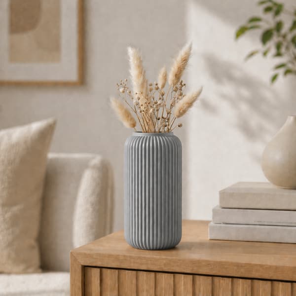 Grå slank rillet vase, moderne minimalistisk japandi