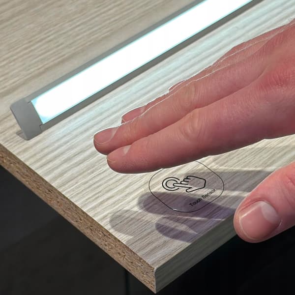 Dobbelt underbordsafbryder til LED berøringsfri lysdæmper 12V / 24V 60W