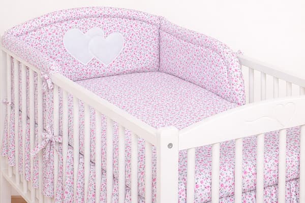 Universal sengekant til trin - Pink Meadow Hearts