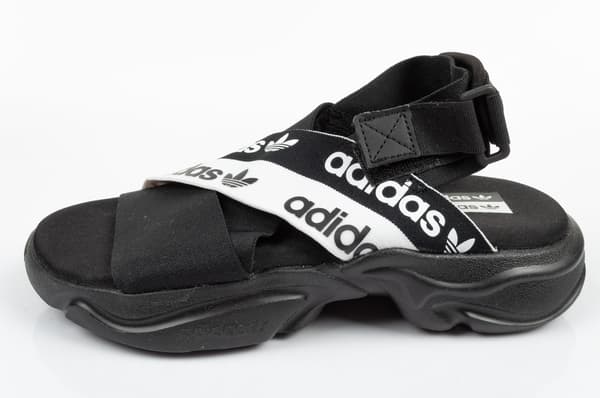 Adidas Magmur sandaalit [EF5850] v.37