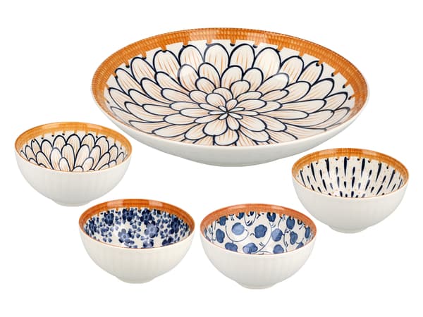 Set med 4 skålar + tallrik