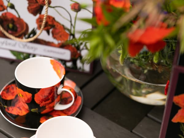 Sæt med 2 kopper og underkopper - Blomsterhistorie (CARMANI)