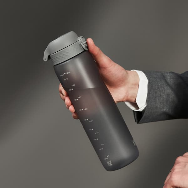ION8 BPA-vapaa pullo I8RF1000GRY harmaa