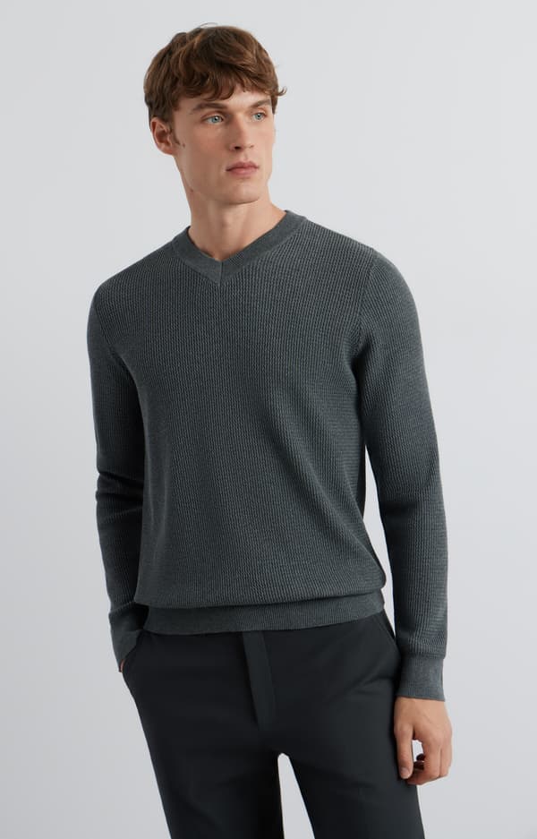 Mikromønstret sweater med v-hals S