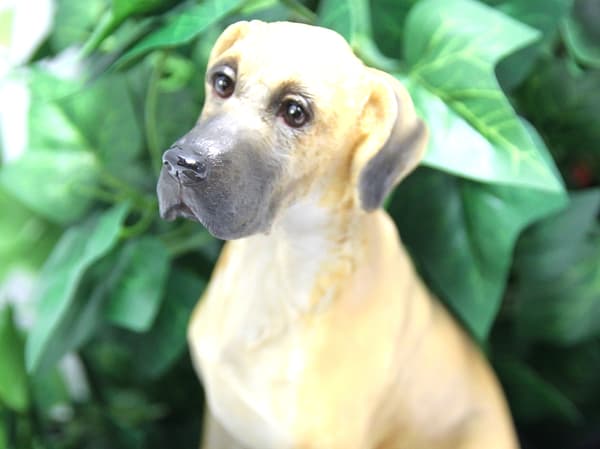 ELEGANT HUNDEFIGUR
