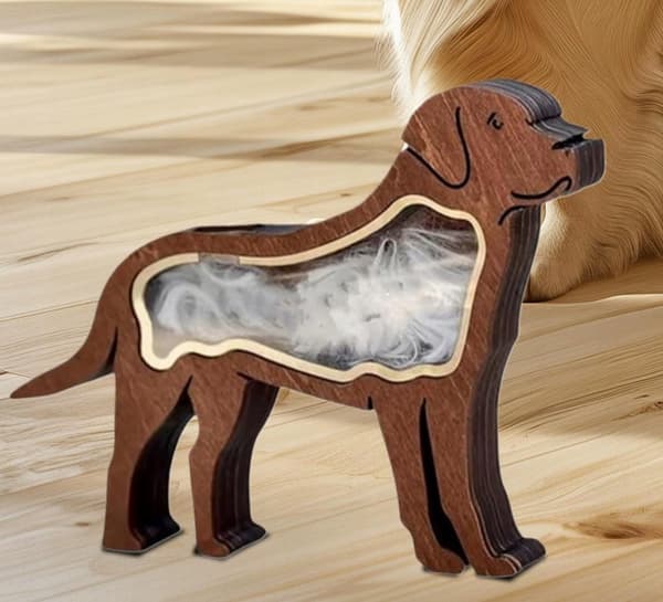 Trälåda med hundhårsram, souvenirfigur
