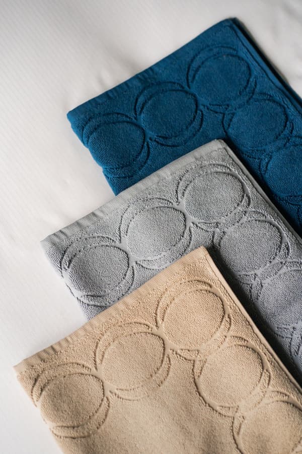 Monogram Opus badeværelsestæppe 60x100cm hvid / Officine Monogram