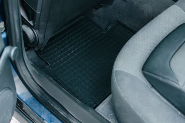 Gummimåtter foran, universelle til: Suzuki Splash hatchback (2008-2014)