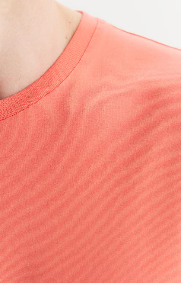 Ensfarvet t-shirt M