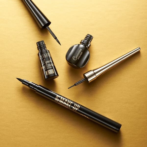 Svart eyeliner