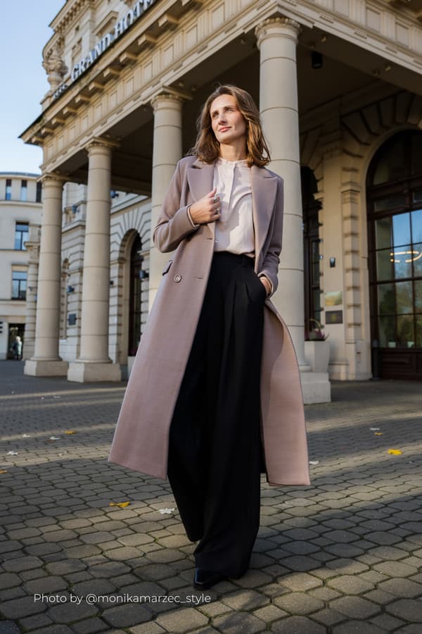 Elegant dubbelknäppt kappa - beige 36
