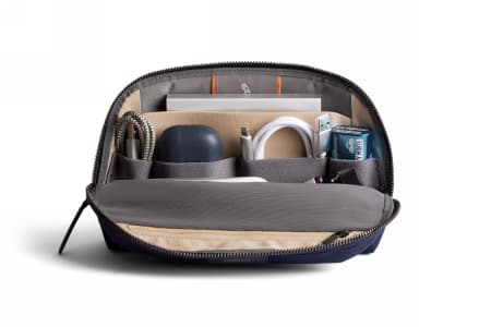 Bellroy Desk Caddy - mobil tilbehørsorganisator (marineblå)