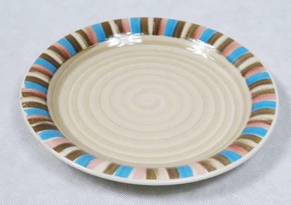 Randig mattallrik, diameter 26 cm