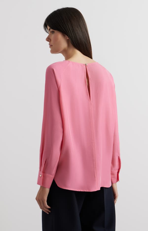 Ensfarvet bluse 38
