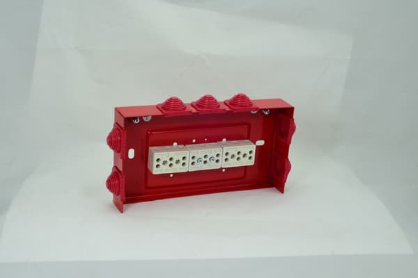 Brandsikringsboks, rektangulær, E90, gennemgående 3x3x6mm2, 225x125x36 m