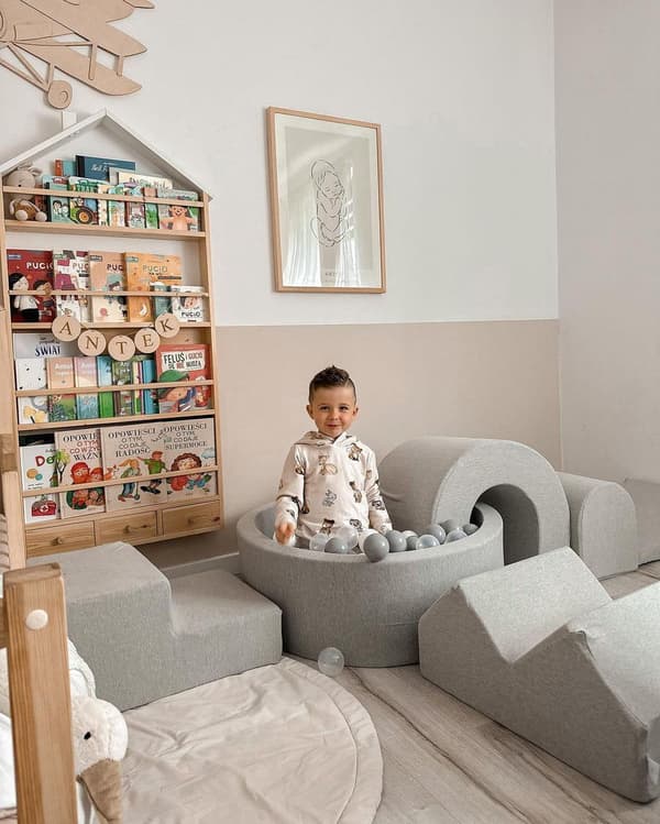 Tør pool 130x40cm lysegrå med 700 bolde: pink, perlemor, grå