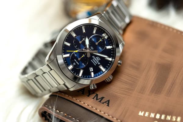 Herreklocka Casio EDIFICE Kronograf EFB-710D-2A med låda