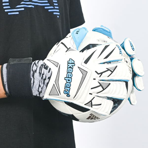 Force V2.25 RF2G | 4keepers Force V2.25 RF2G 8 Målvaktshandskar