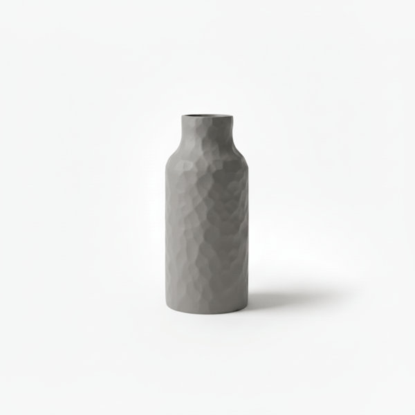 Sløret grå vase til blomster, stilfuld
