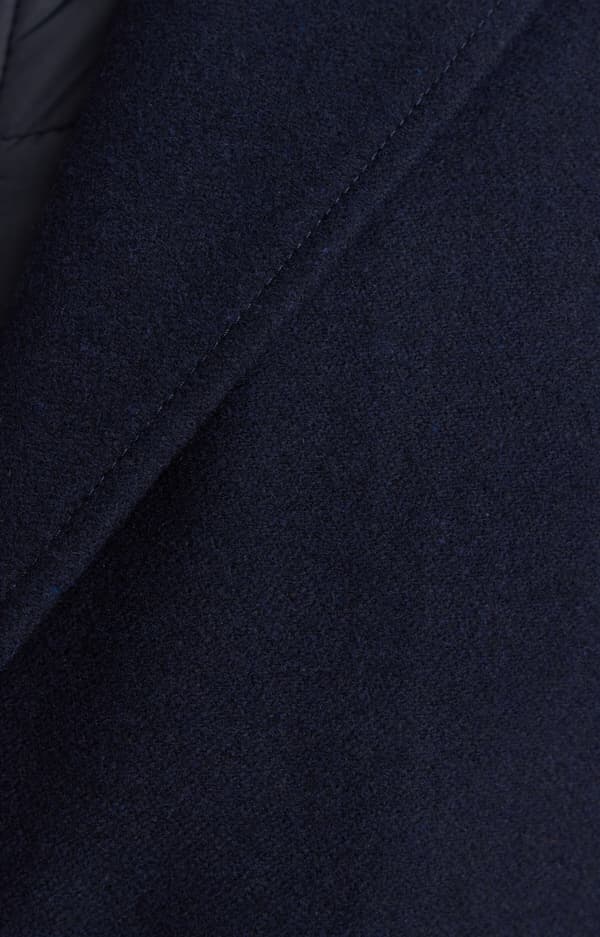 Slim fit-kappa med återvunnen ull 52