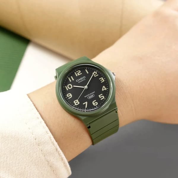 Unisex klocka Casio MQ-24UC-3BDF + LÅDA