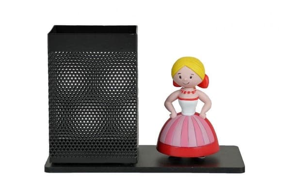 Skrivebordsarrangør med figur: Hanka