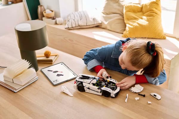 LEGO Technic Set: Koenigsegg Jesko Absolut Vit Hyperbil 801 Del (42184)
