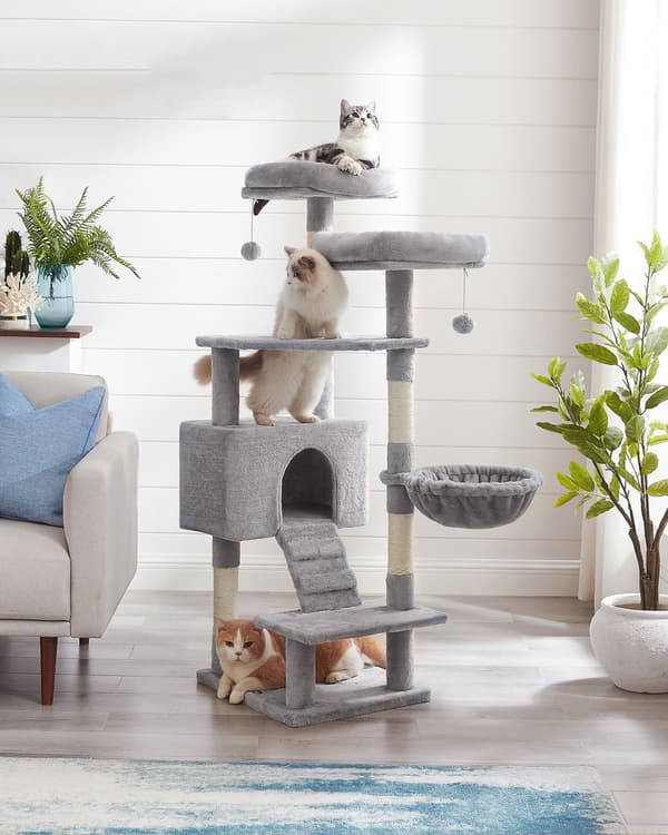 Stabilt kradsetårn til katte 142 cm