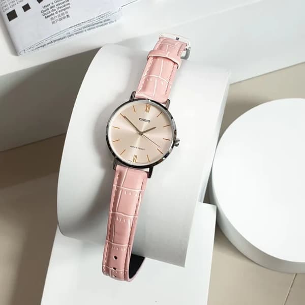Naisten kello Casio LTP-VT01L-4B + laatikko