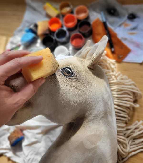 Käpphäst Stor Premium Käpphäst - cremello A3