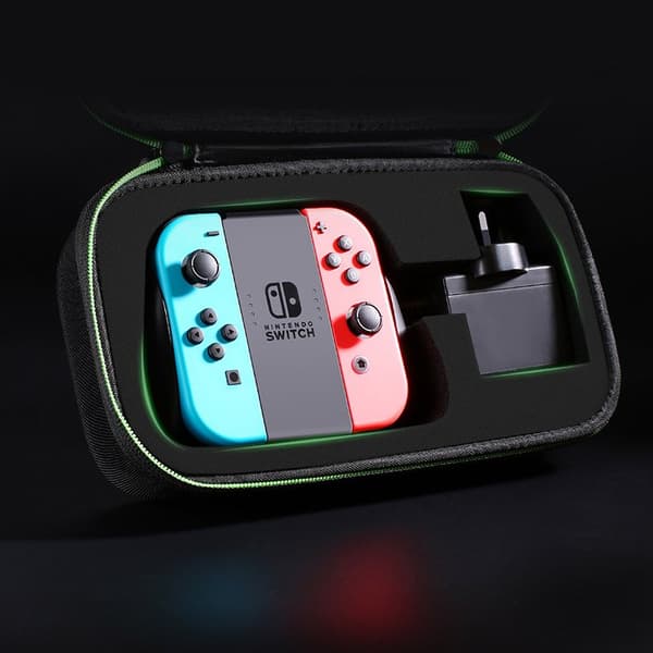 Nintendo Switchin ja lisävarusteiden S kotelo, musta