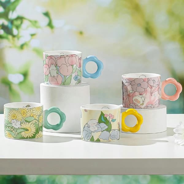 Blommig mugg med sked 280 ml + presentask KB01ZO
