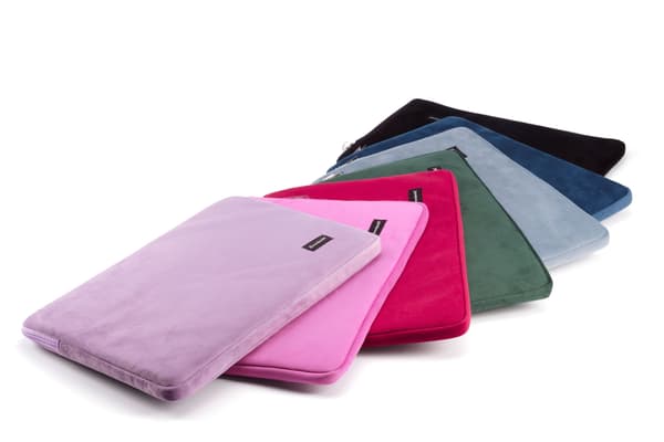 Bombata sammetsfodral för laptop 15-16" vinröd