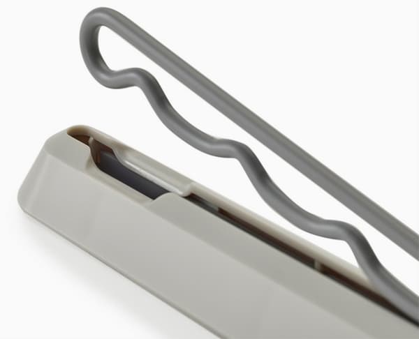 Ordentligt ecru foldbart bøjleskinne / Joseph Joseph