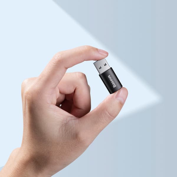 Ingenuity-sarjan USB 3.1 OTG - USB-C -sovitin - musta