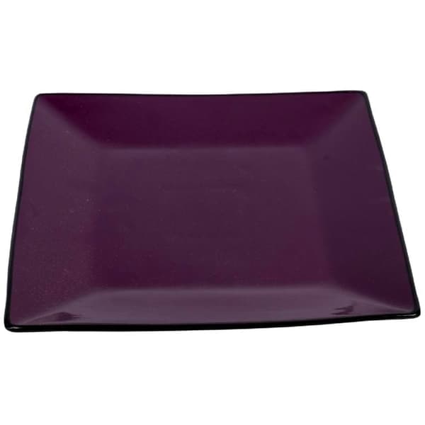 Keraaminen astiasto violetin sävyssä
