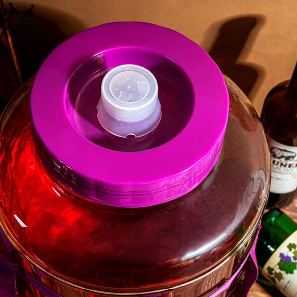 16 liters burk med plastlock + remmar