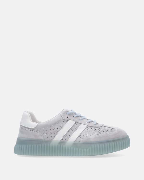 Blå perforerade mockasneakers Blå perforerade mockasneakers 38