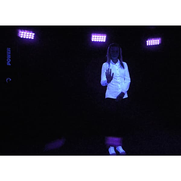 LIGHT4ME LED UV 18x3W reflektor + stroboskop DMX