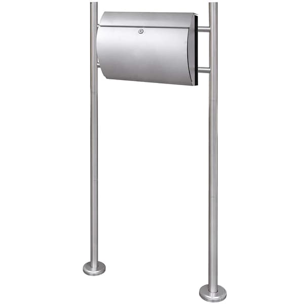 Lang postkasse på stativ
