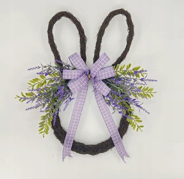 Påskhare dörrkransdekoration med lavendel