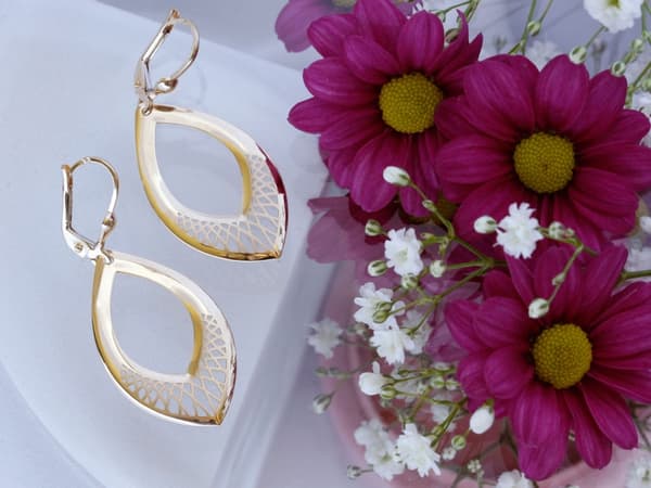 Damörhängen 585 guld elegant design 14k guld