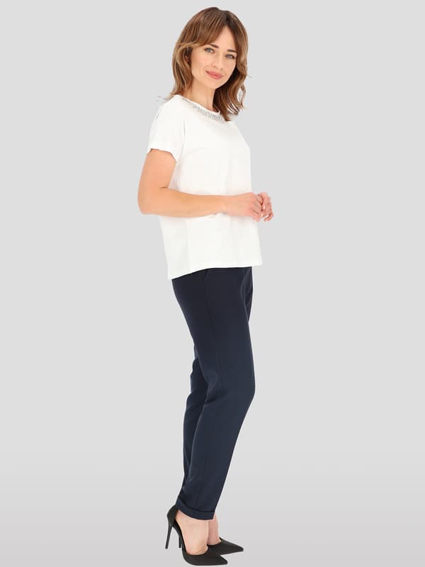 ELEGANT DAMEBLUSE I BOMULD MED HALSKÆDE