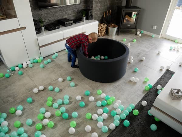 Tør grafitpool 90x30 med 200 bolde: sølv, guld, sort