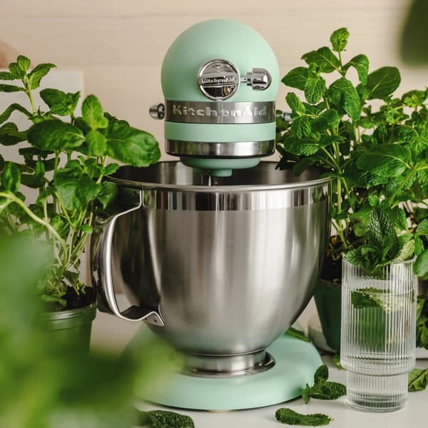KitchenAid mixerens farve af året 2026: Spearmint