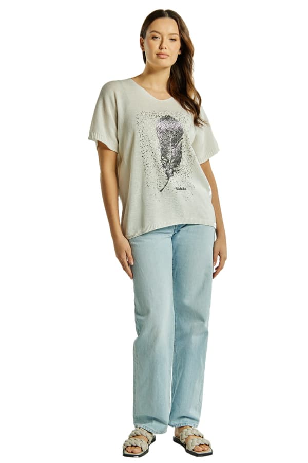 Paloma Damblus, Vit, Cameo
