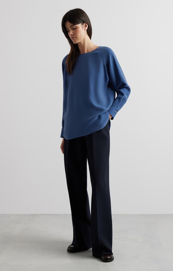 Ensfarvet bluse 34