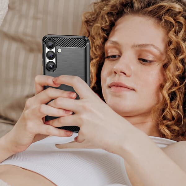 Fleksibelt silikone-etui til Google Pixel 10 Carbon Cover - sort