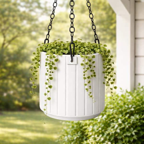 Vit hängande blomkruka med droppbricka för blommor